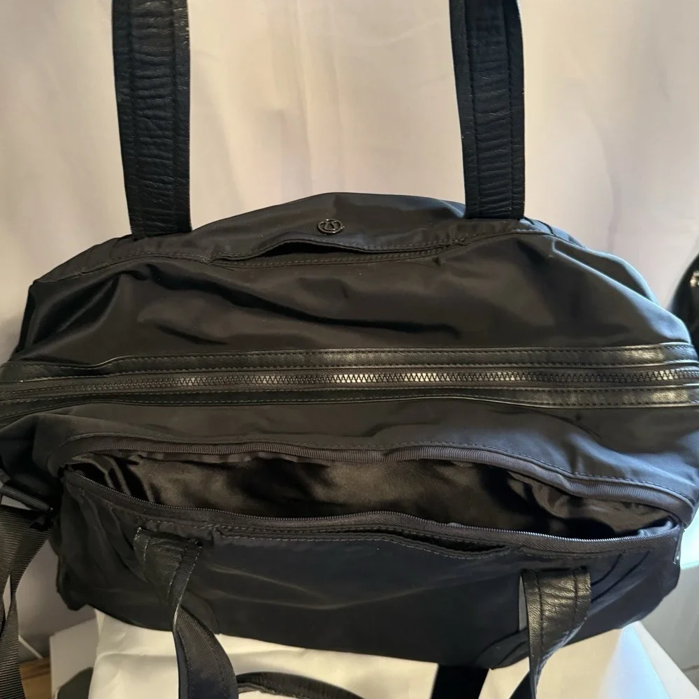 Lululemon Out Of Range Black Duffle Overnight Gym Weekender Bag Unisex